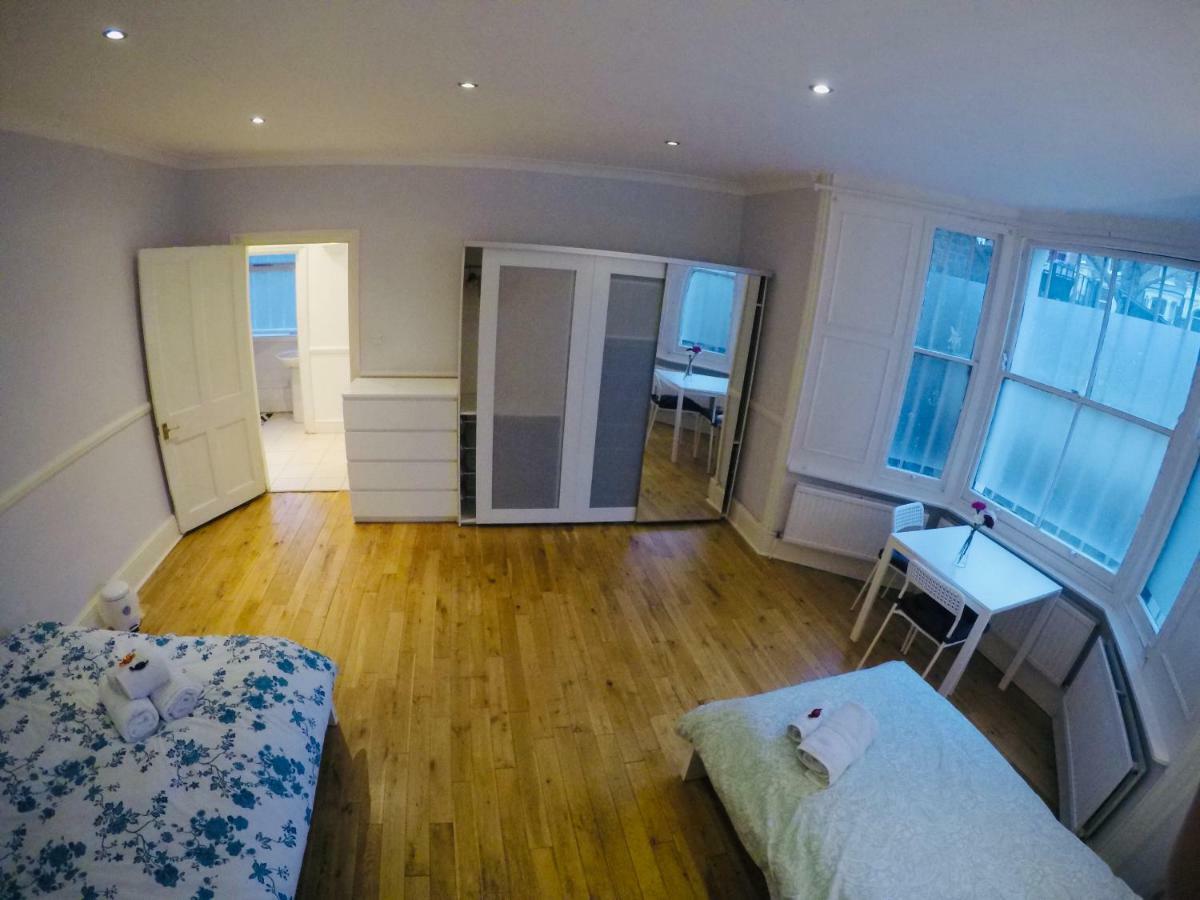 Huge Double Room Near Central London Exterior photo